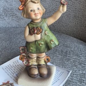 Vintage Hummel Spring Cheer Girl In Green Dress with Flowers #72 Figurine